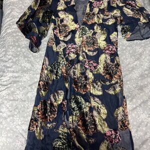 Le Lis Navy Floral Kimono